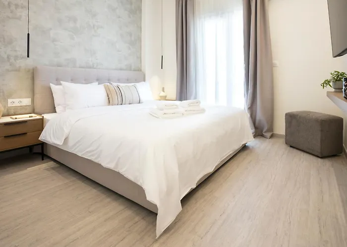 Deluxe Apartment In Kallithea With Balcony & Wifi